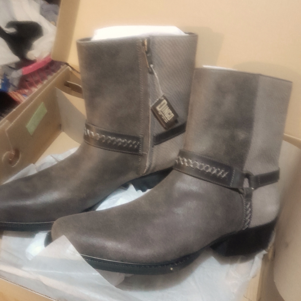 Dingo cowboy boots brand new